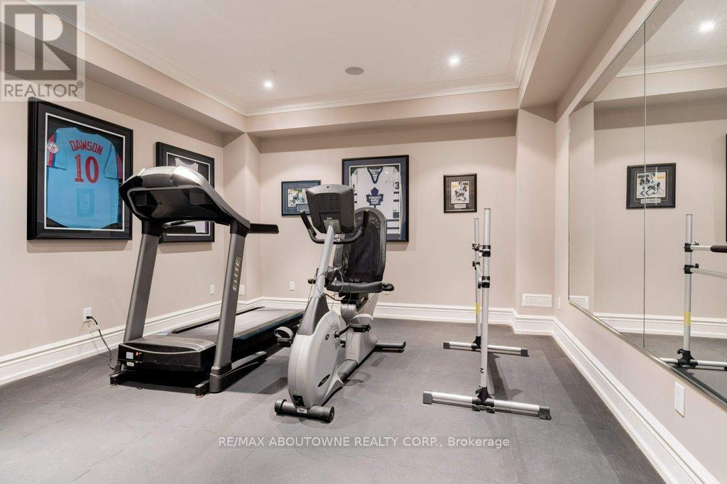 1237 Donlea Crescent, Oakville, Ontario  L6J 1V8 - Photo 36 - W12394022