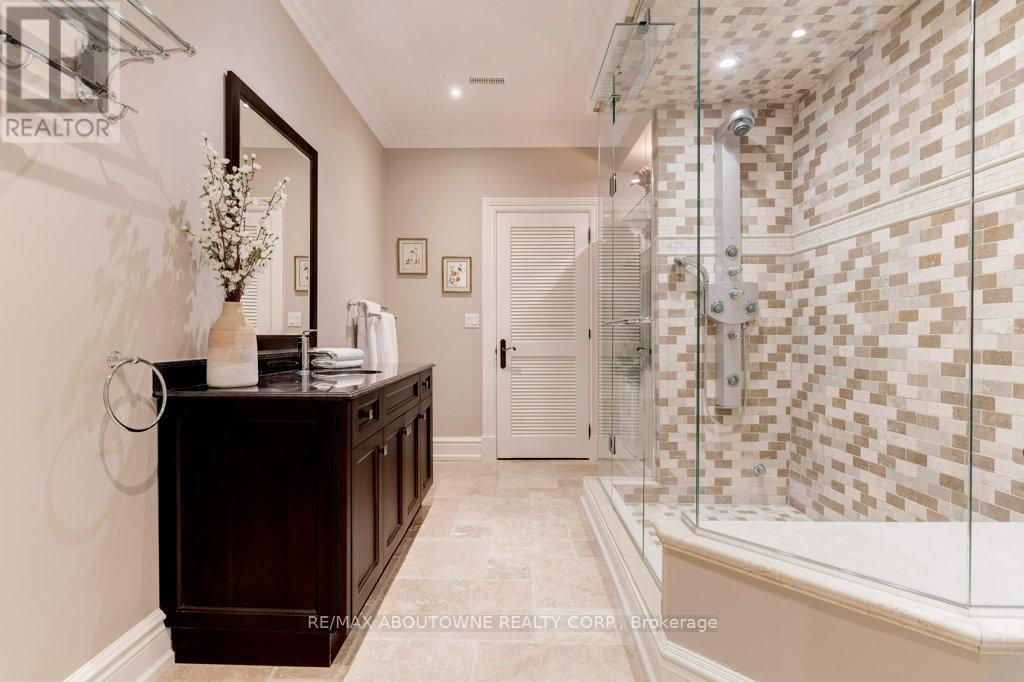 1237 Donlea Crescent, Oakville, Ontario  L6J 1V8 - Photo 37 - W12394022