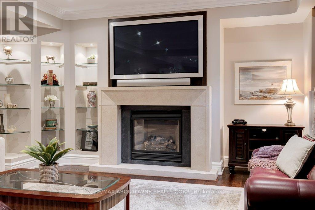 1237 Donlea Crescent, Oakville, Ontario  L6J 1V8 - Photo 42 - W12394022