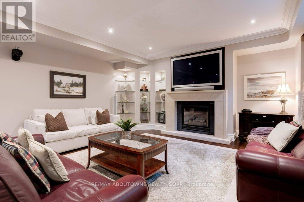 1237 Donlea Crescent, Oakville, Ontario  L6J 1V8 - Photo 44 - W12394022