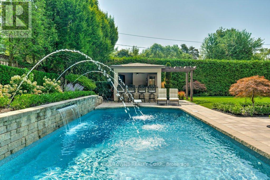 1237 Donlea Crescent, Oakville, Ontario  L6J 1V8 - Photo 45 - W12394022