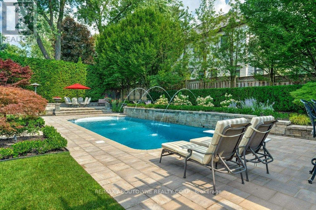 1237 Donlea Crescent, Oakville, Ontario  L6J 1V8 - Photo 47 - W12394022