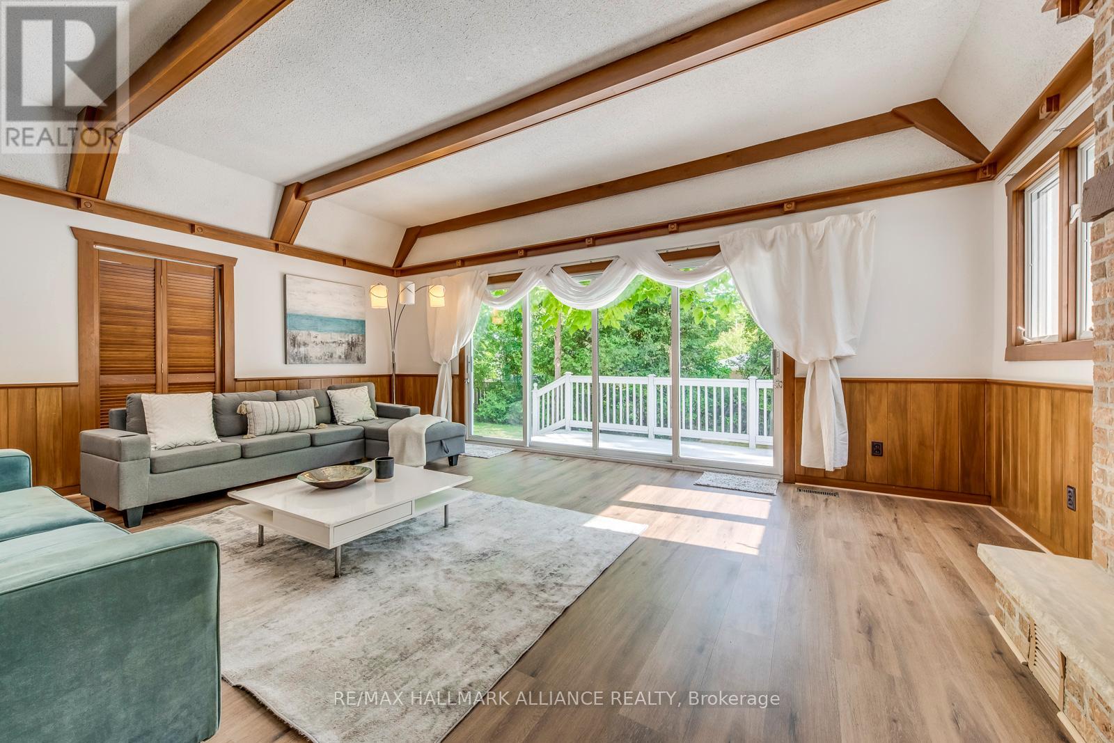 157 Trelawn Avenue, Oakville, Ontario  L6J 4R3 - Photo 12 - W12394032