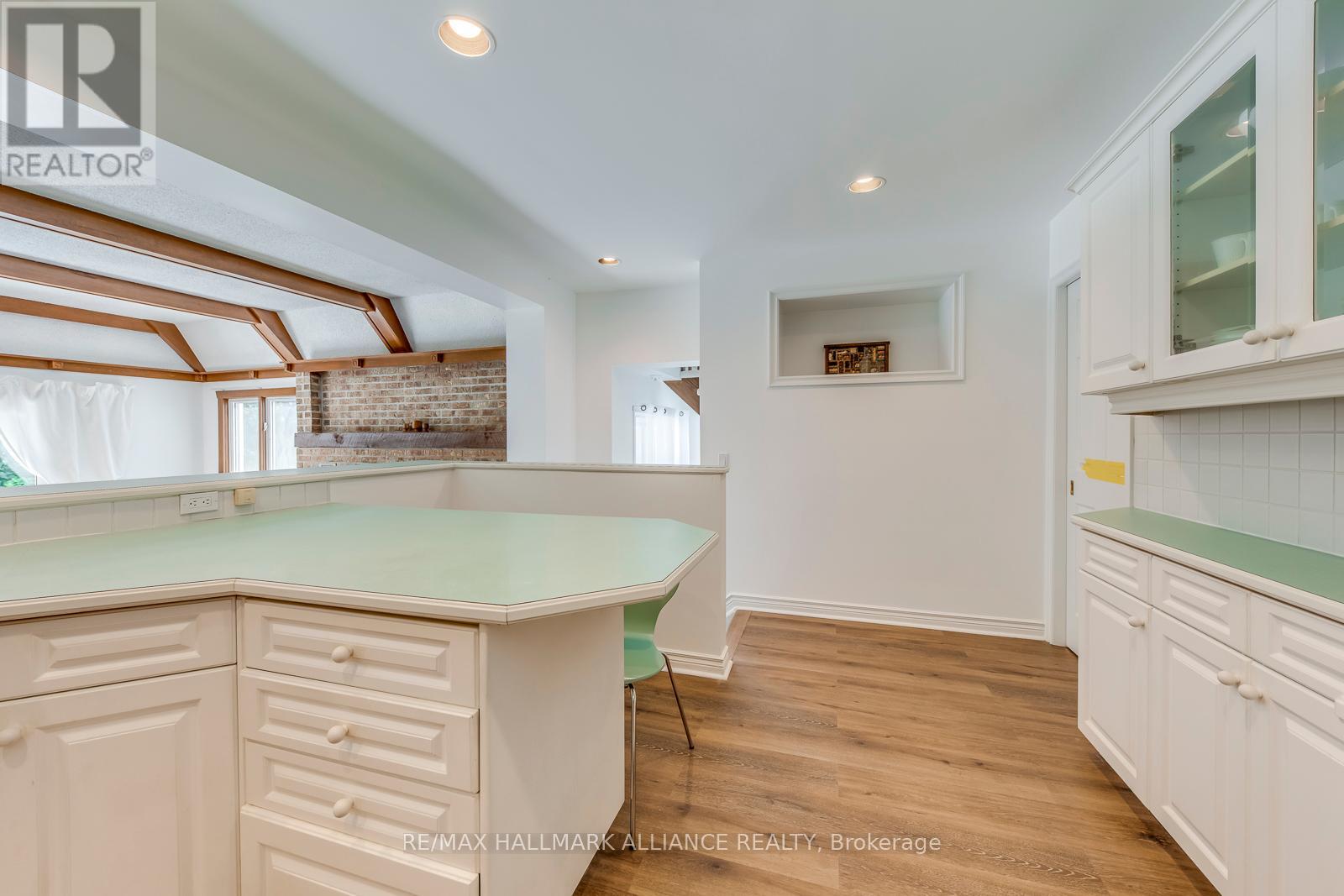 157 Trelawn Avenue, Oakville, Ontario  L6J 4R3 - Photo 21 - W12394032