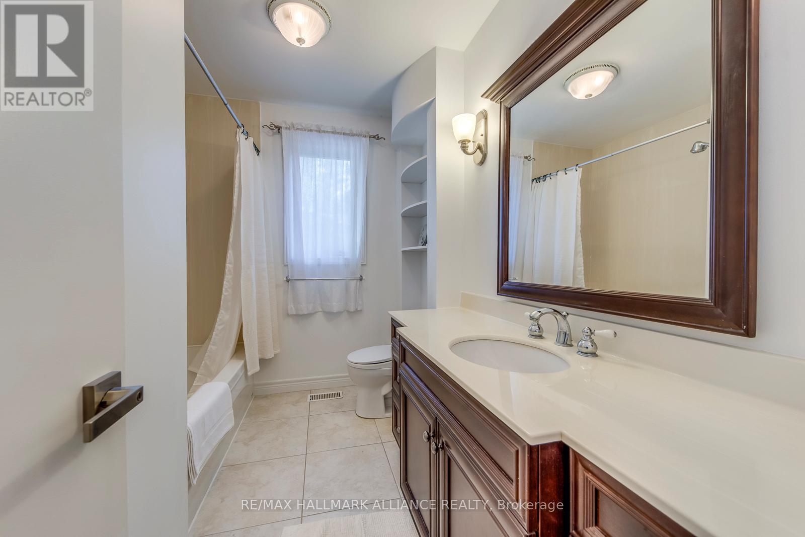 157 Trelawn Avenue, Oakville, Ontario  L6J 4R3 - Photo 24 - W12394032