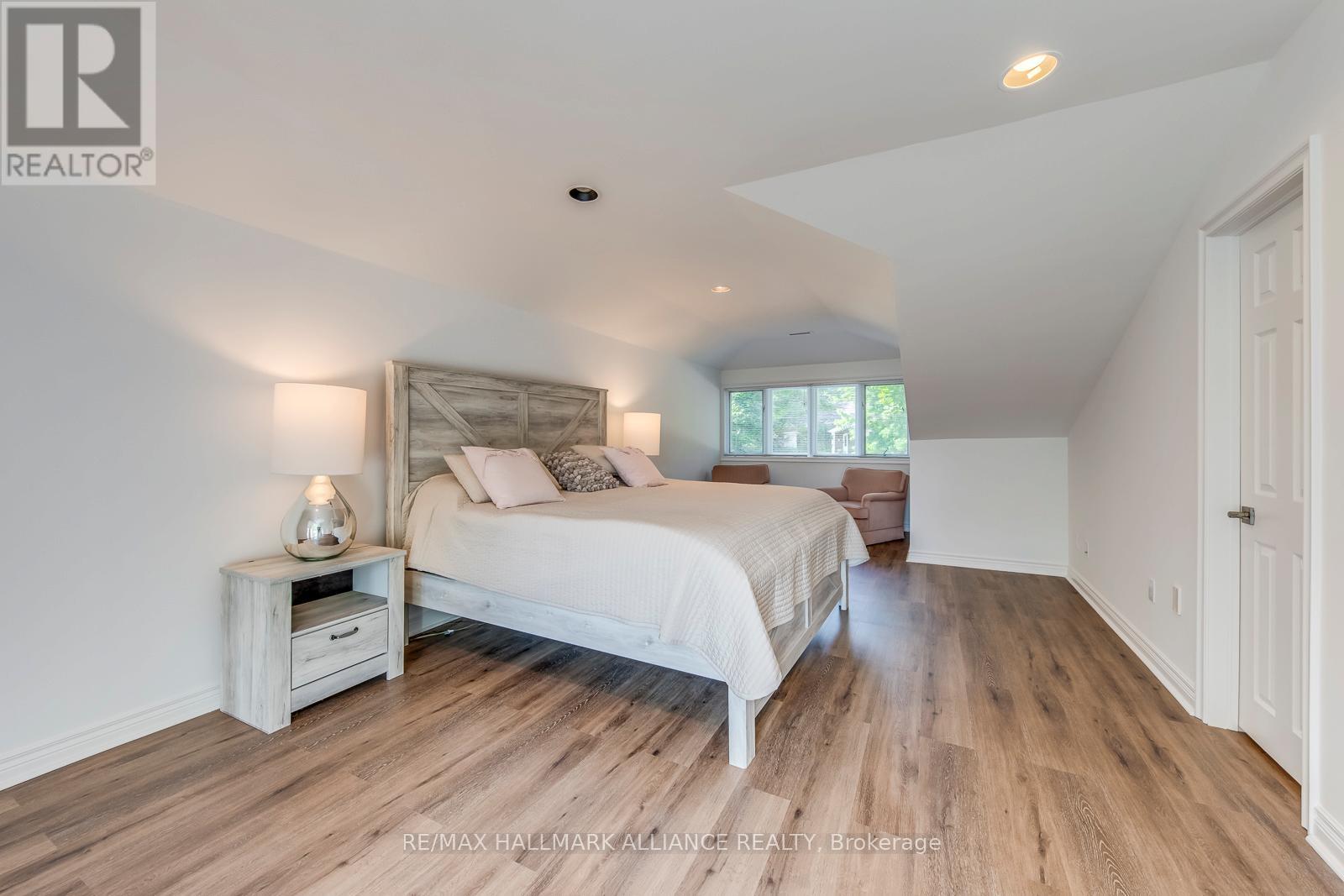 157 Trelawn Avenue, Oakville, Ontario  L6J 4R3 - Photo 32 - W12394032