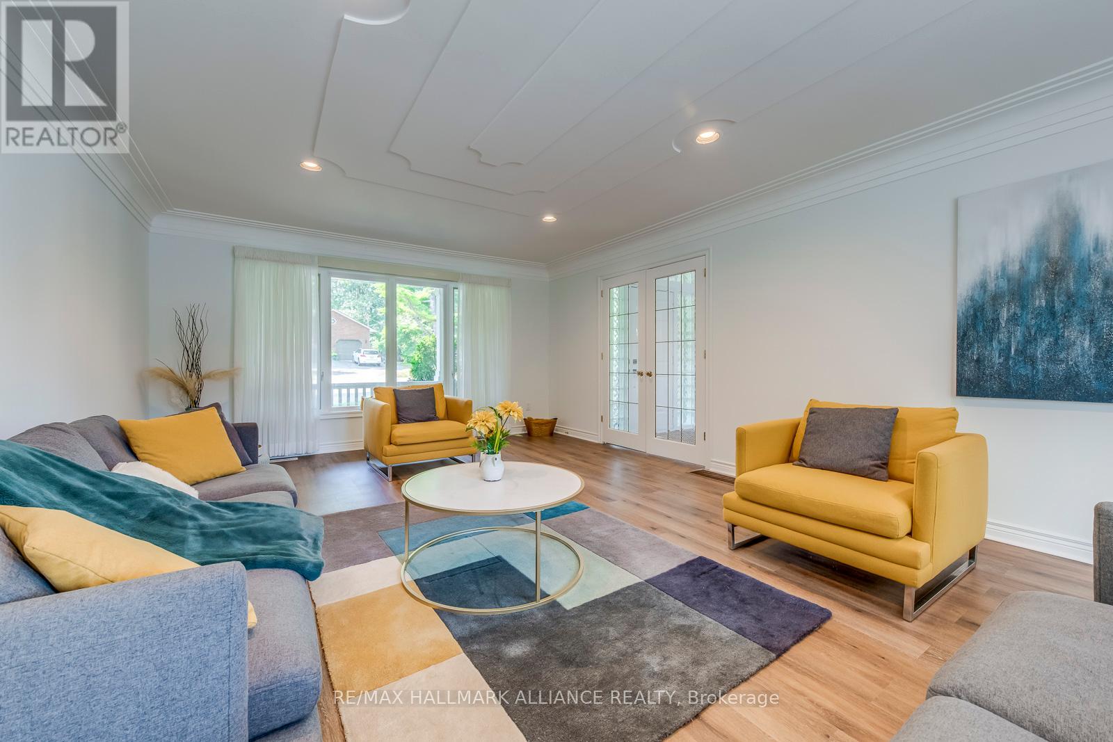 157 Trelawn Avenue, Oakville, Ontario  L6J 4R3 - Photo 6 - W12394032