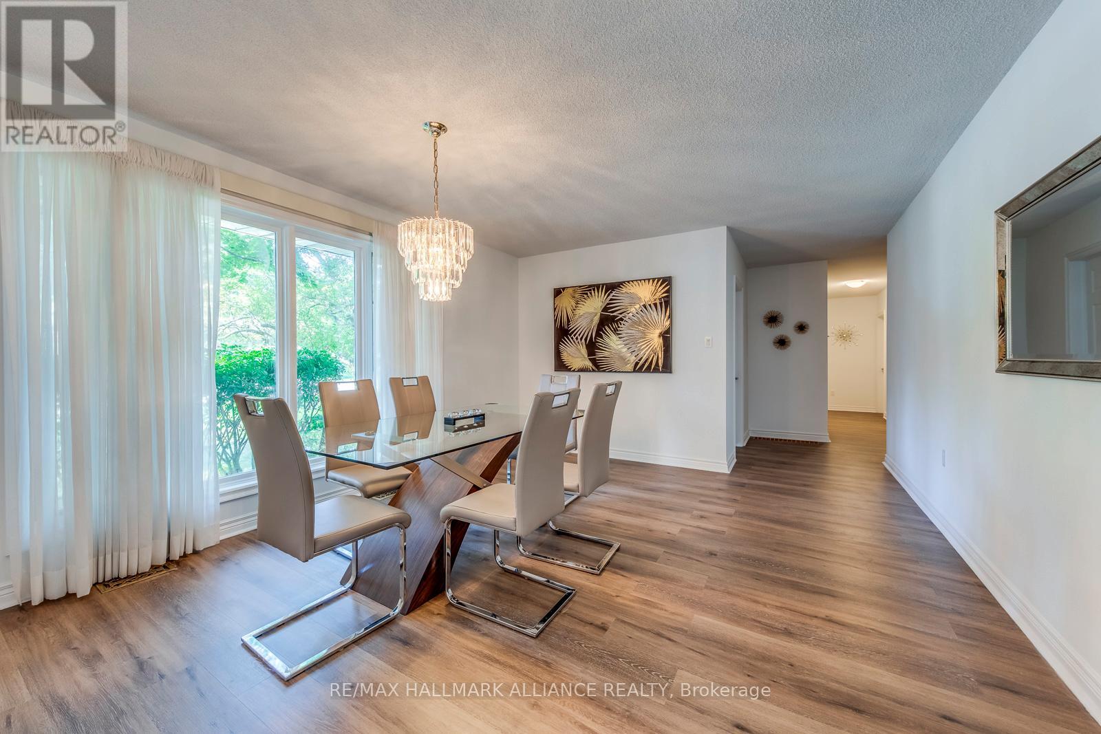 157 Trelawn Avenue, Oakville, Ontario  L6J 4R3 - Photo 9 - W12394032