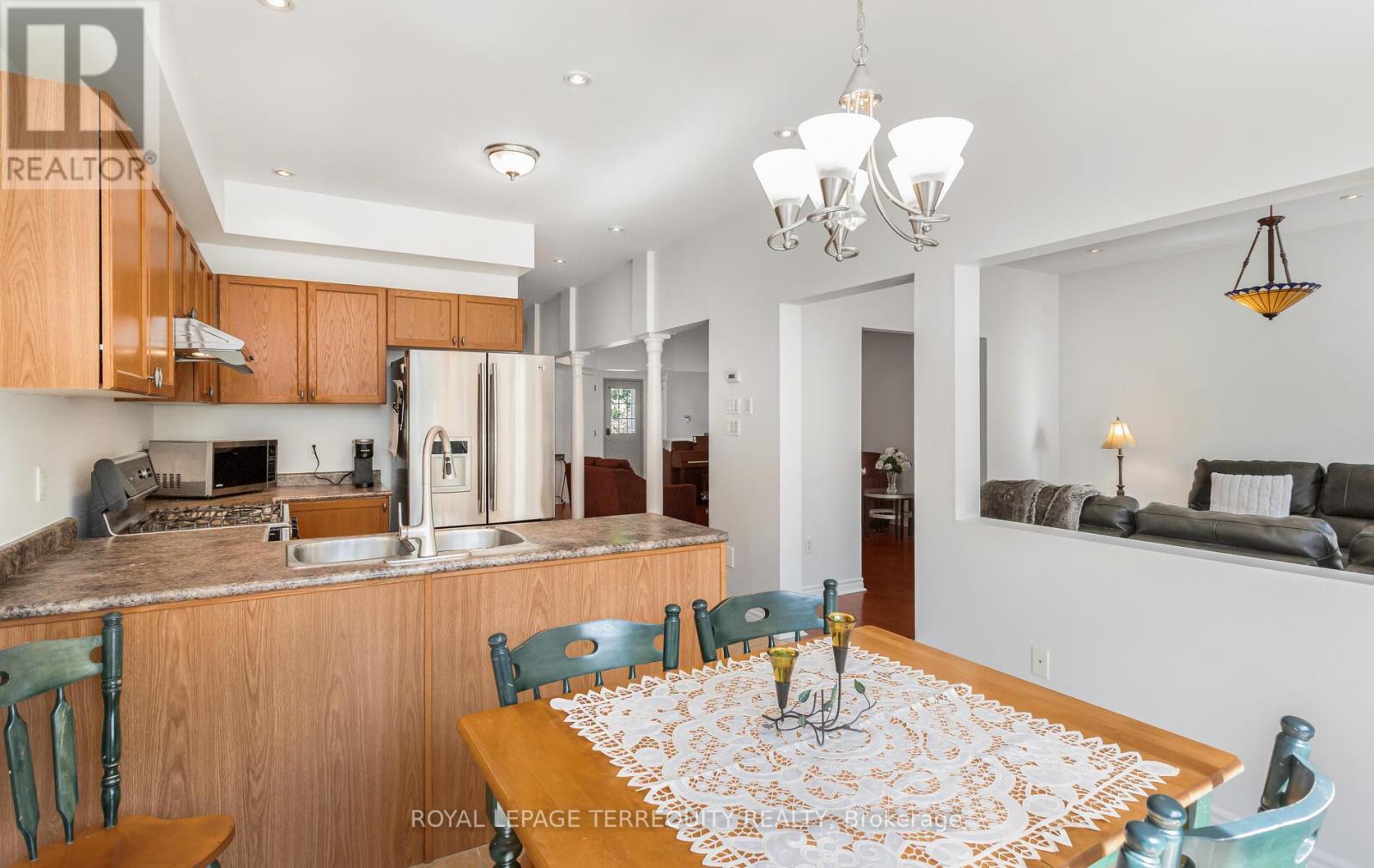 4762 Allegheny Road, Mississauga (Hurontario), Ontario  L5R 0A6 - Photo 12 - W12394048