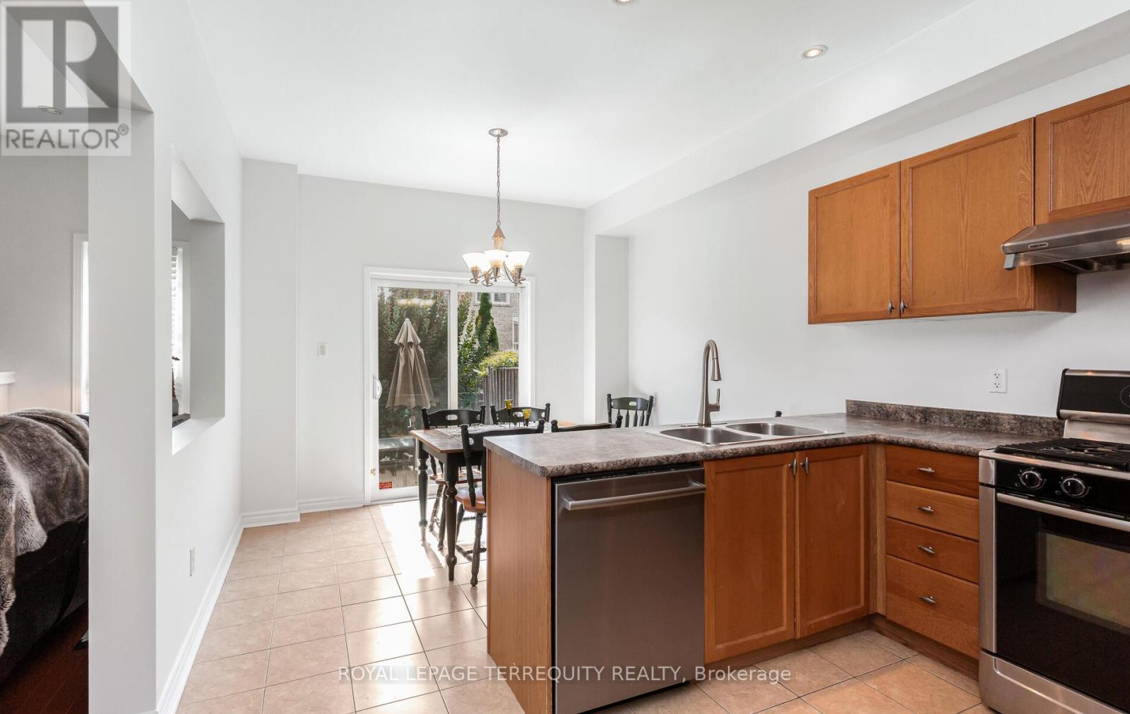 4762 Allegheny Road, Mississauga (Hurontario), Ontario  L5R 0A6 - Photo 14 - W12394048