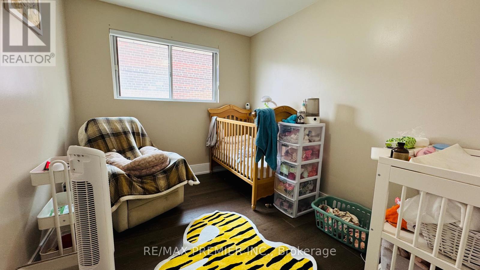 102 Northover Street, Toronto (Glenfield-Jane Heights), Ontario  M3L 1W7 - Photo 11 - W12394092