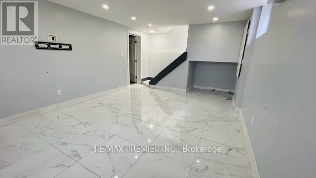 102 Northover Street, Toronto (Glenfield-Jane Heights), Ontario  M3L 1W7 - Photo 14 - W12394092