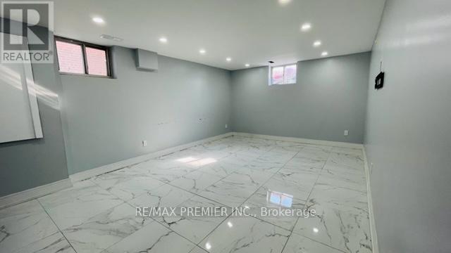 102 Northover Street, Toronto (Glenfield-Jane Heights), Ontario  M3L 1W7 - Photo 15 - W12394092