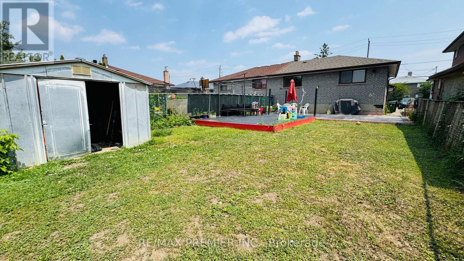 102 Northover Street, Toronto (Glenfield-Jane Heights), Ontario  M3L 1W7 - Photo 18 - W12394092
