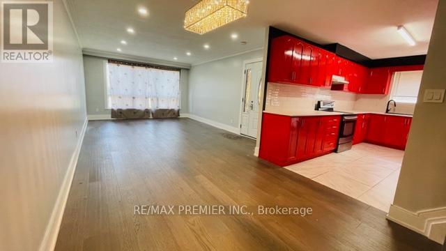 102 Northover Street, Toronto (Glenfield-Jane Heights), Ontario  M3L 1W7 - Photo 4 - W12394092