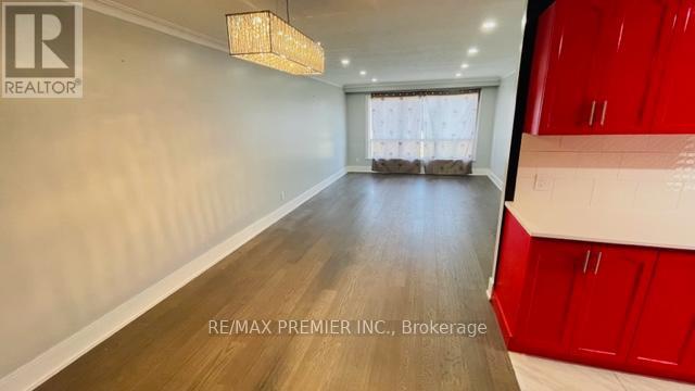 102 Northover Street, Toronto (Glenfield-Jane Heights), Ontario  M3L 1W7 - Photo 6 - W12394092