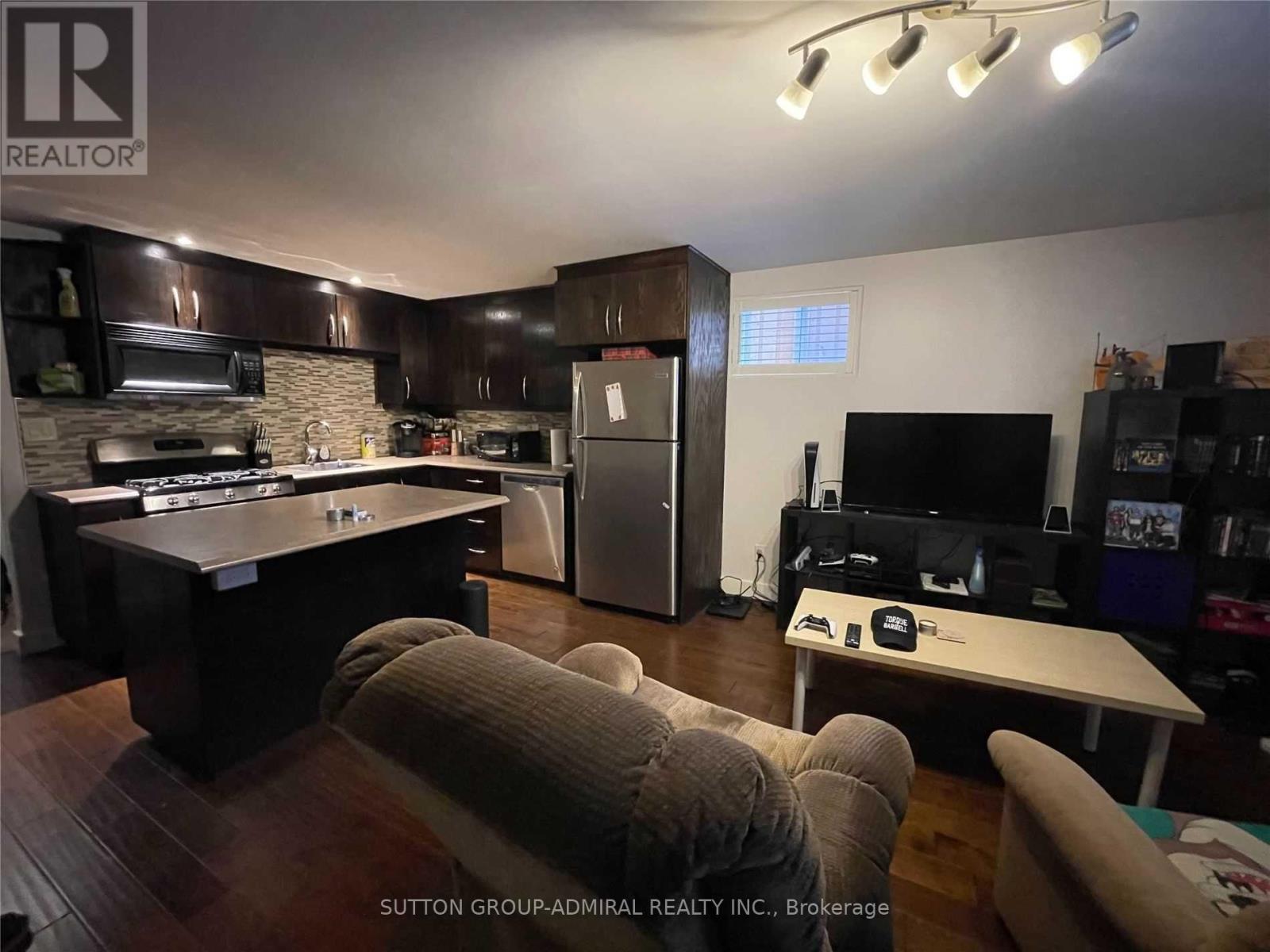 Lower - 1148 Islington Avenue, Toronto, Ontario  M8Z 4S5 - Photo 7 - W12394120