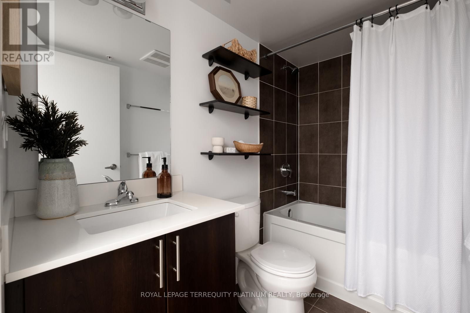 1407 - 1420 Dupont Street, Toronto (Dovercourt-Wallace Emerson-Junction), Ontario  M6H 0C2 - Photo 16 - W12394129