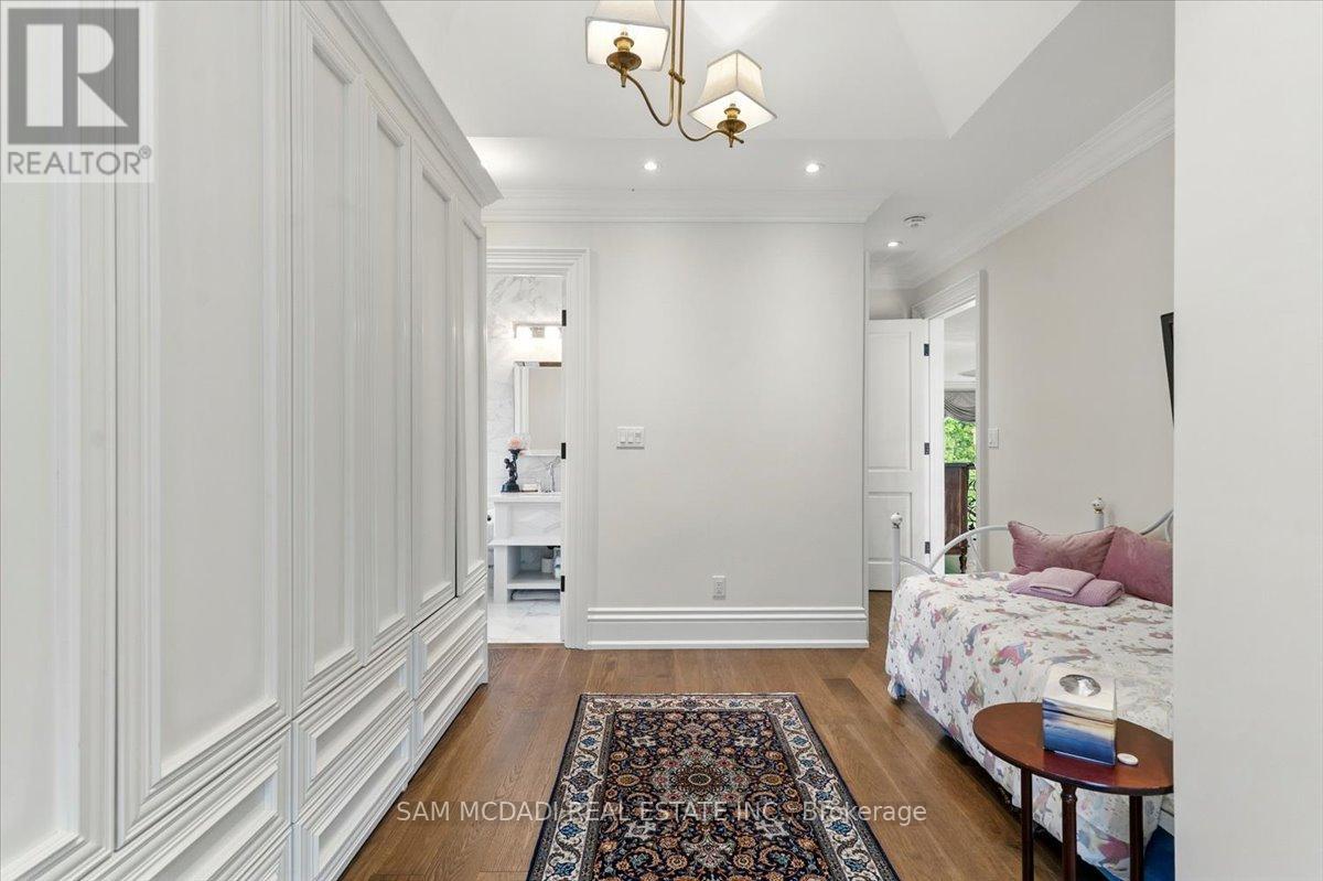 883 Parkland Avenue, Mississauga, Ontario  L5H 3G6 - Photo 30 - W12394131