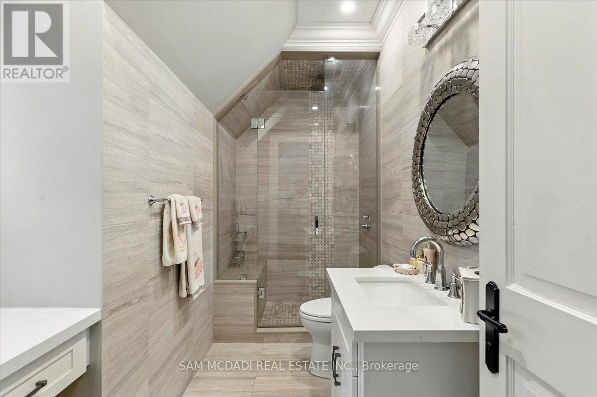 883 Parkland Avenue, Mississauga, Ontario  L5H 3G6 - Photo 36 - W12394131