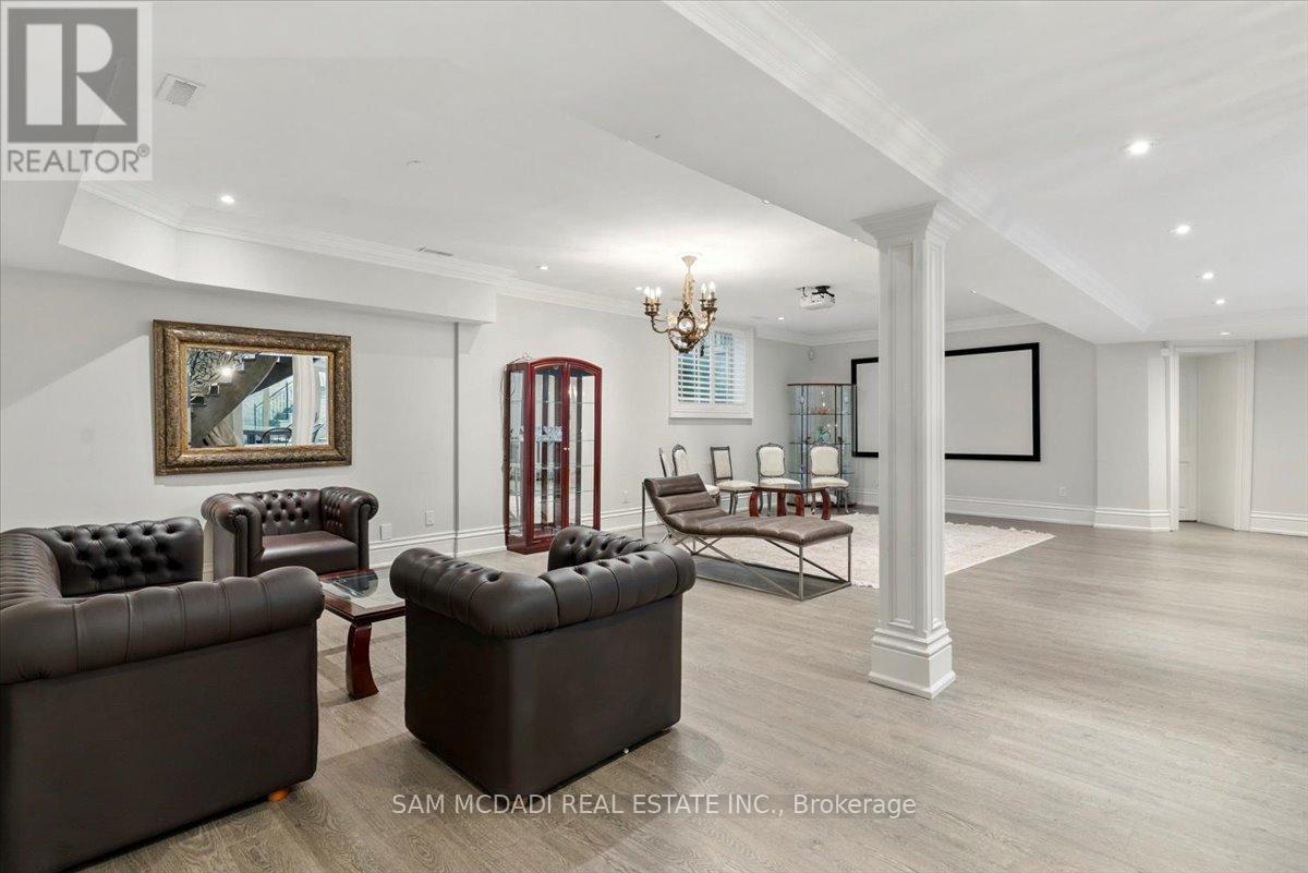 883 Parkland Avenue, Mississauga, Ontario  L5H 3G6 - Photo 46 - W12394131