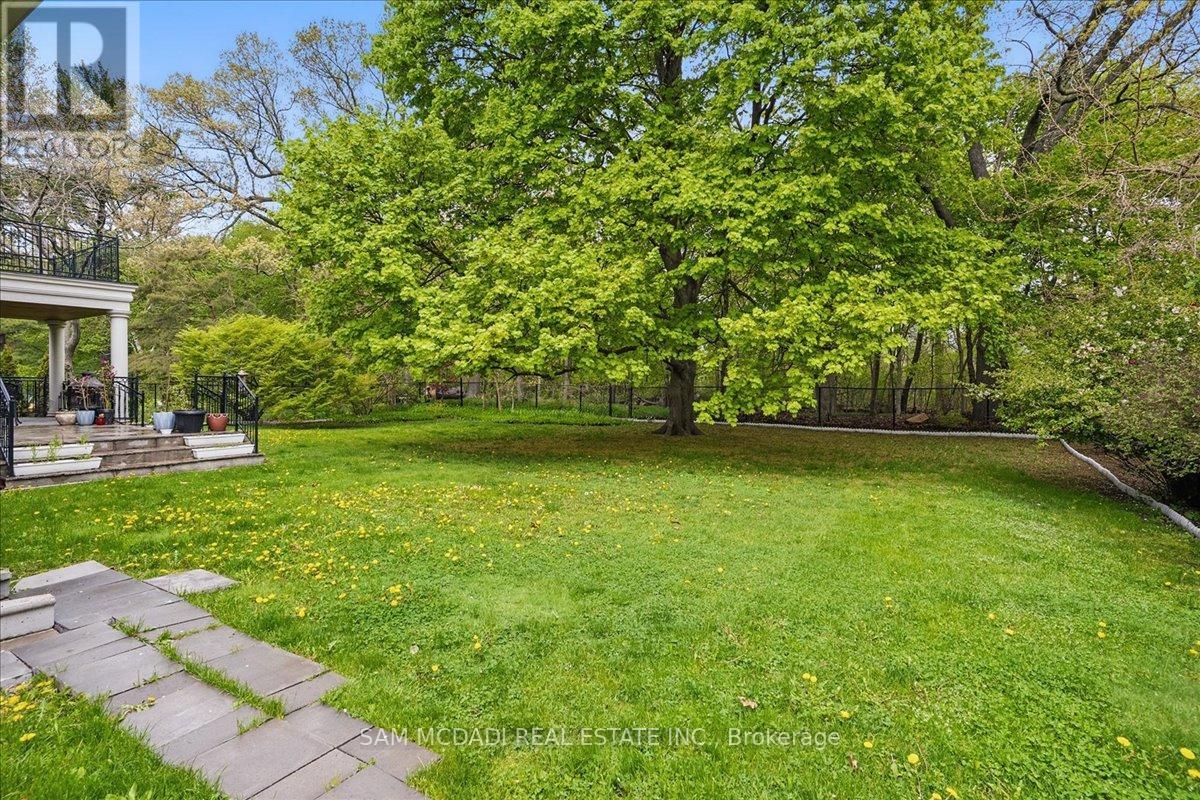 883 Parkland Avenue, Mississauga, Ontario  L5H 3G6 - Photo 50 - W12394131