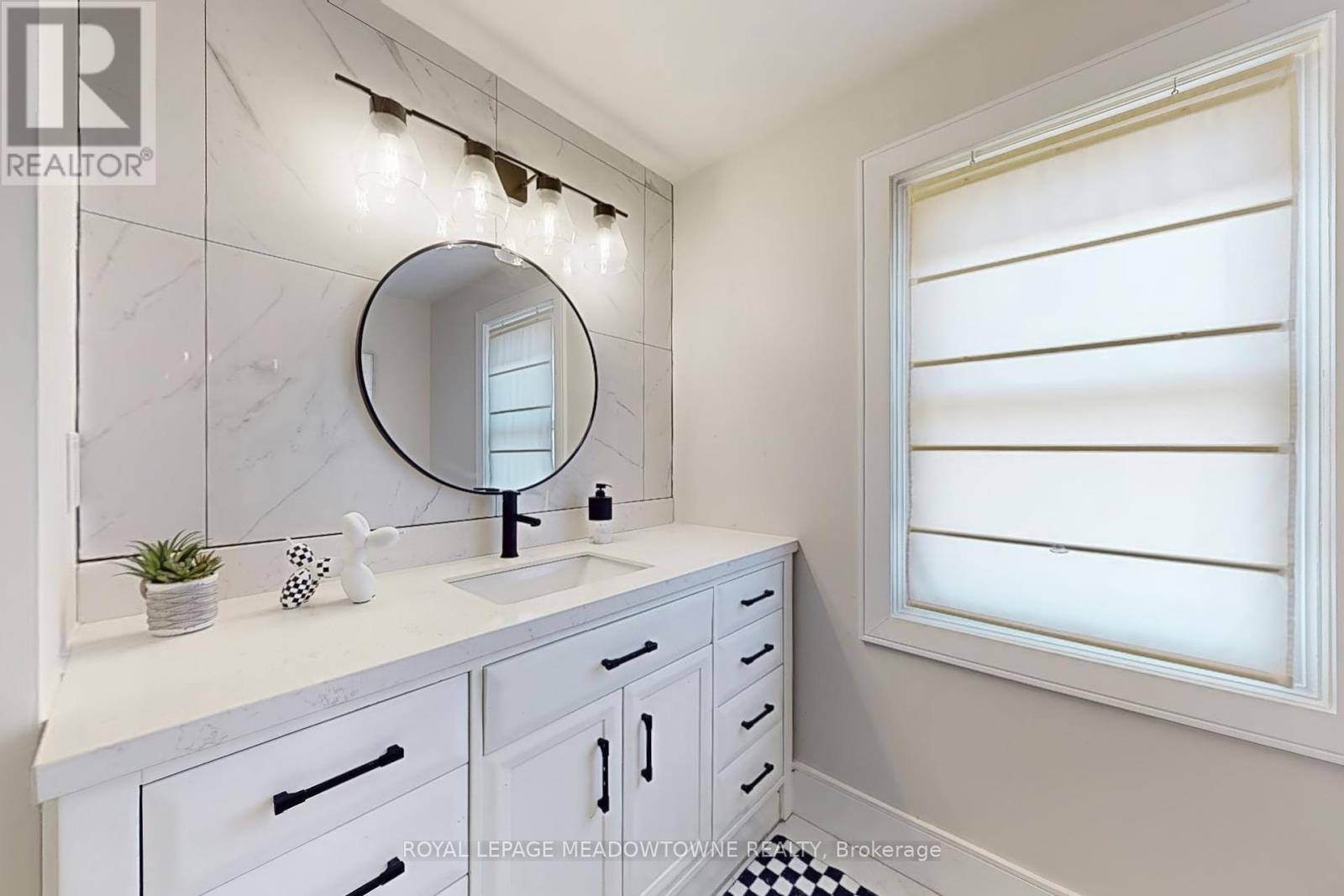 365 Celtic Drive, Hamilton, Ontario  L8E 4N1 - Photo 35 - X12393929