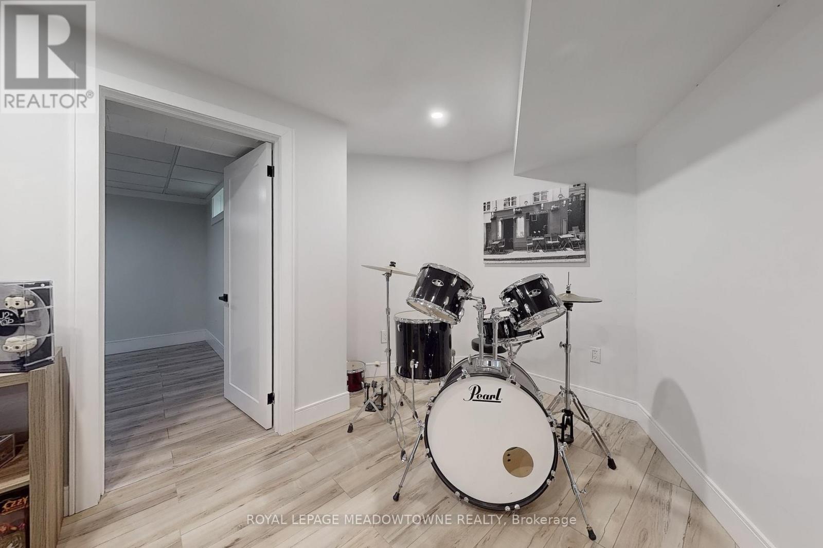 365 Celtic Drive, Hamilton, Ontario  L8E 4N1 - Photo 37 - X12393929