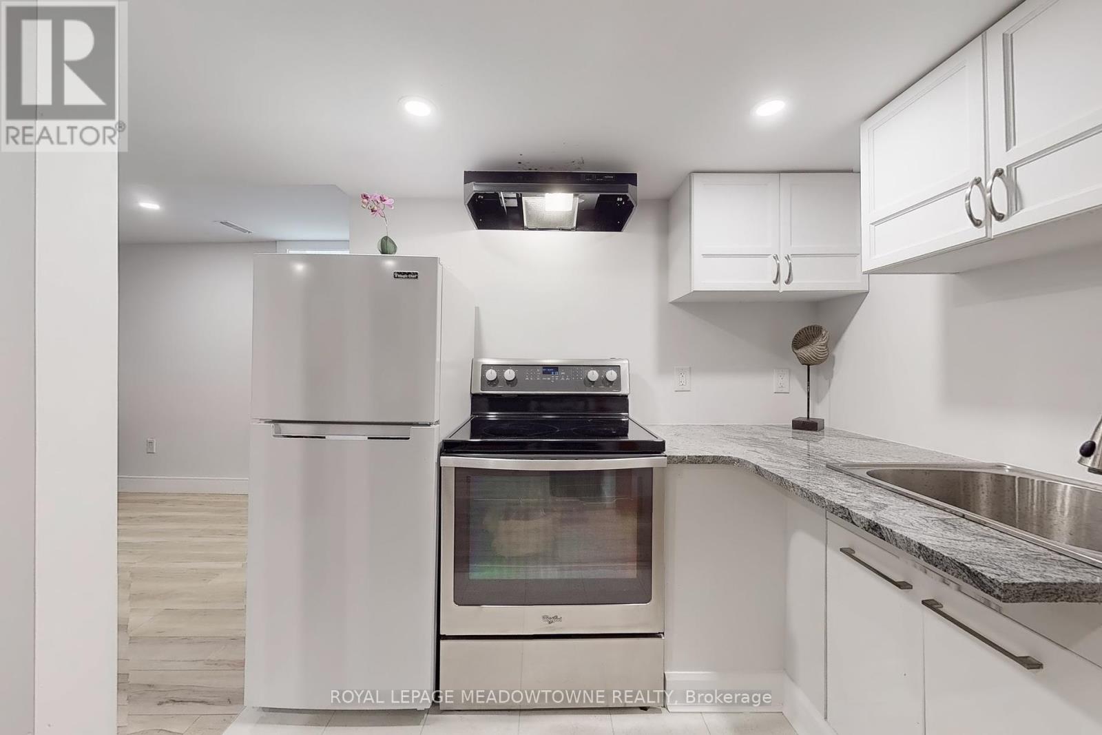 365 Celtic Drive, Hamilton, Ontario  L8E 4N1 - Photo 38 - X12393929
