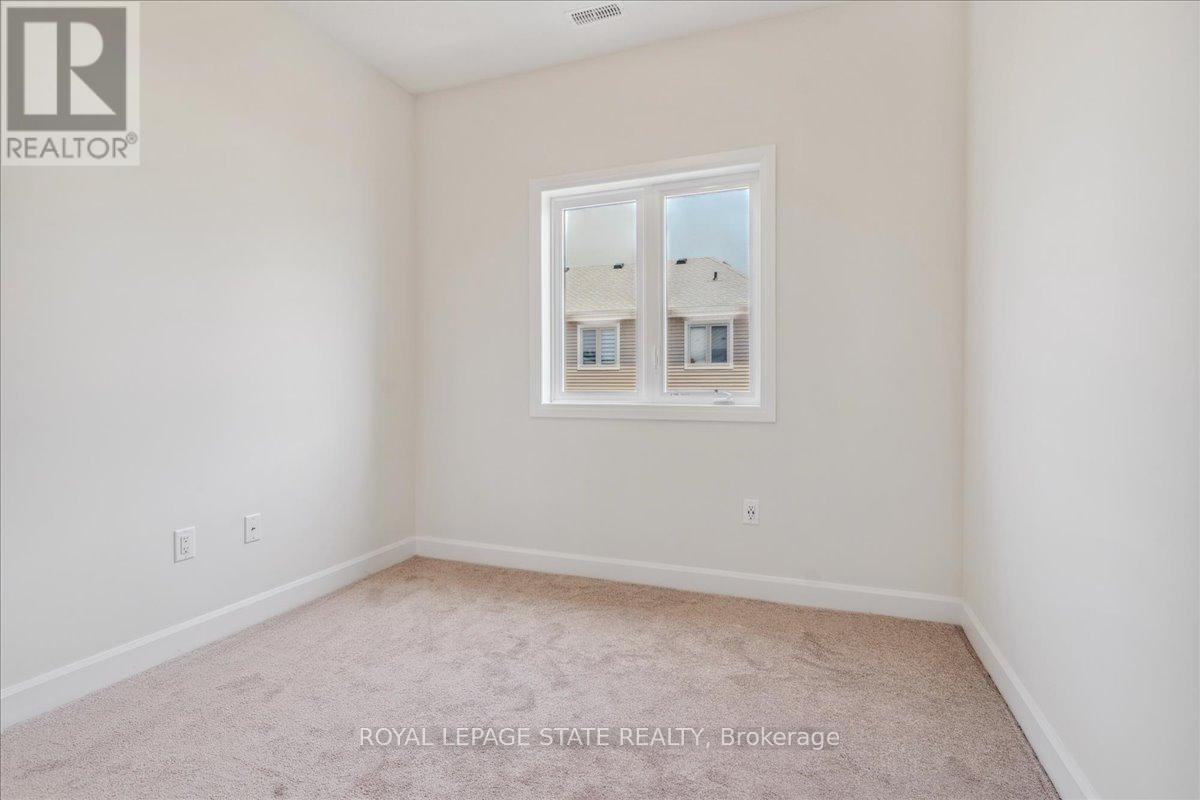 5b Shores Lane, Fort Erie, Ontario  L0S 1B0 - Photo 21 - X12393951