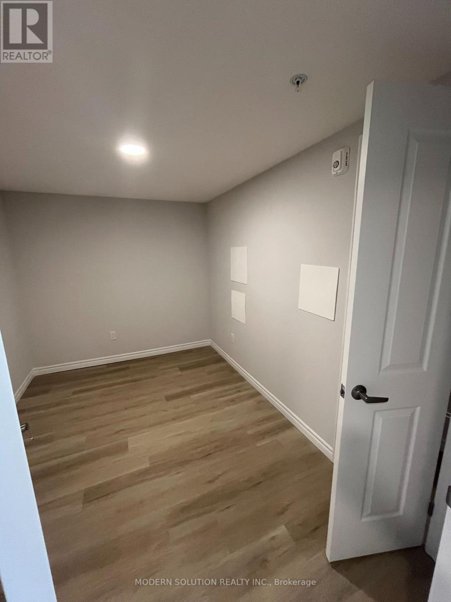 707 - 425 Watson Parkway N, Guelph, Ontario  N1E 7K5 - Photo 6 - X12393995