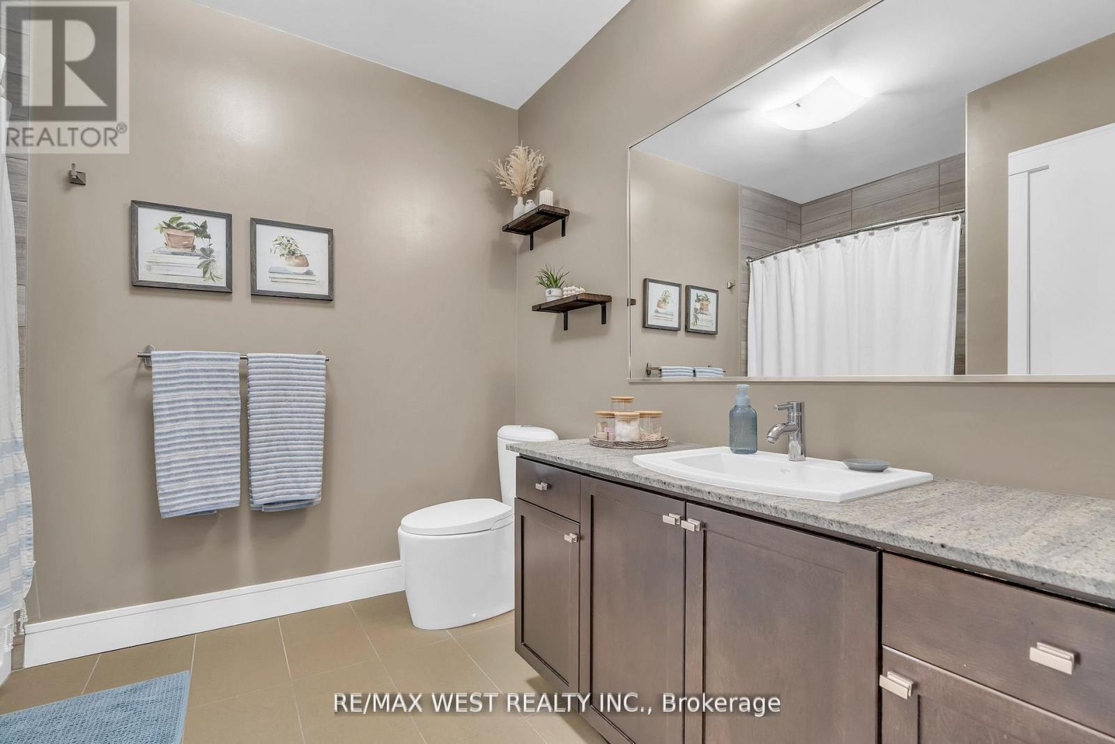 704 - 112 Benton Street, Kitchener, Ontario  N2G 3H6 - Photo 12 - X12394000