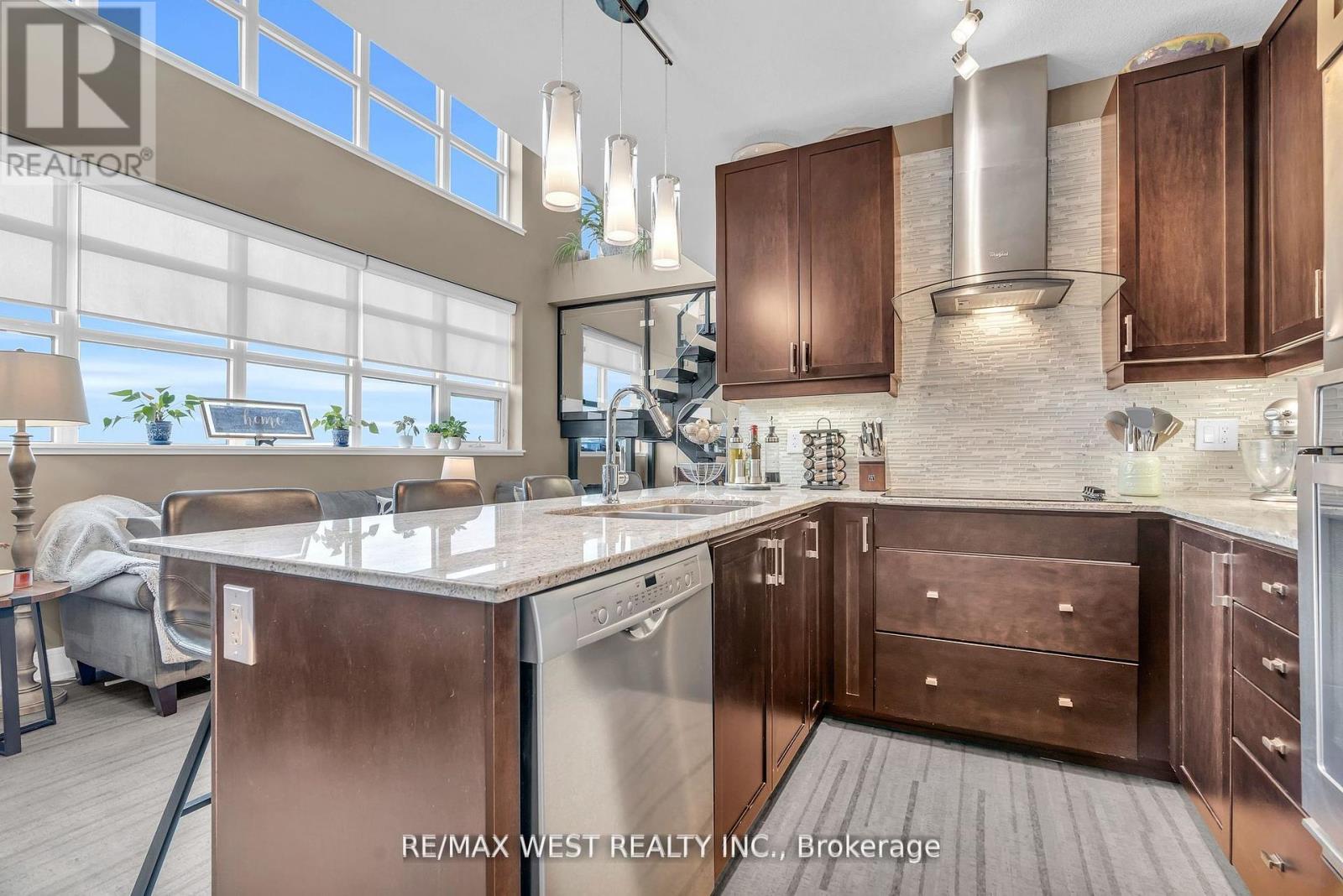 704 - 112 Benton Street, Kitchener, Ontario  N2G 3H6 - Photo 6 - X12394000