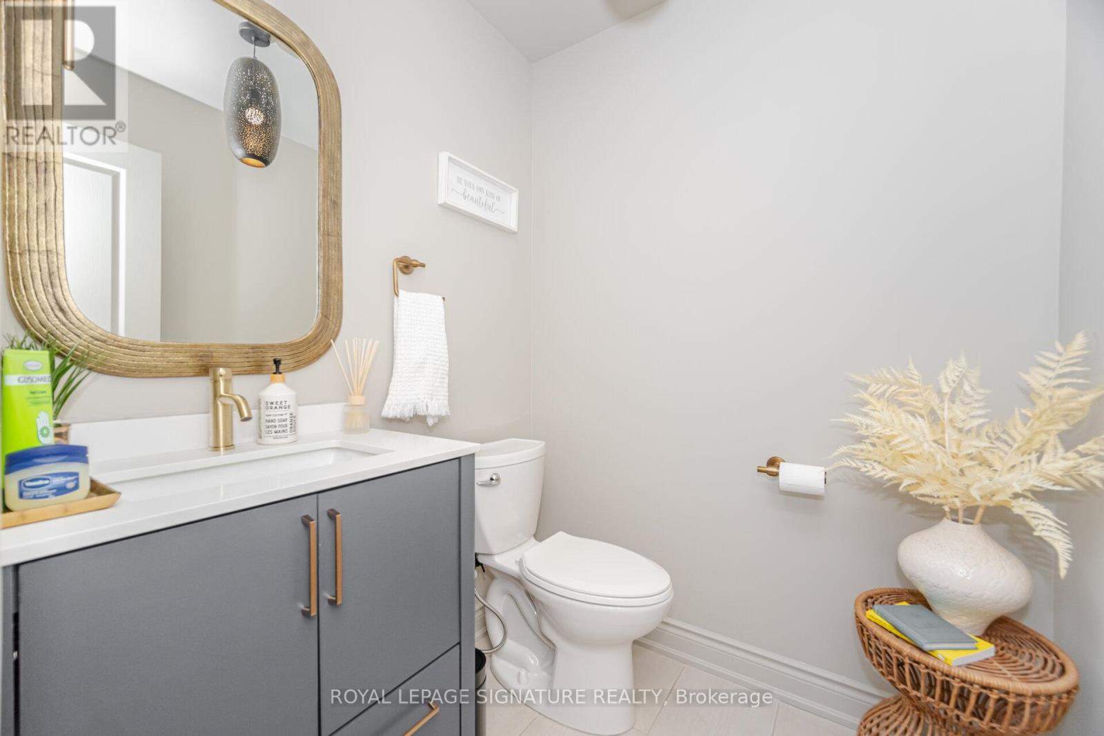 99 Burke Street, Hamilton (Waterdown), Ontario  L8B 0T8 - Photo 15 - X12394076