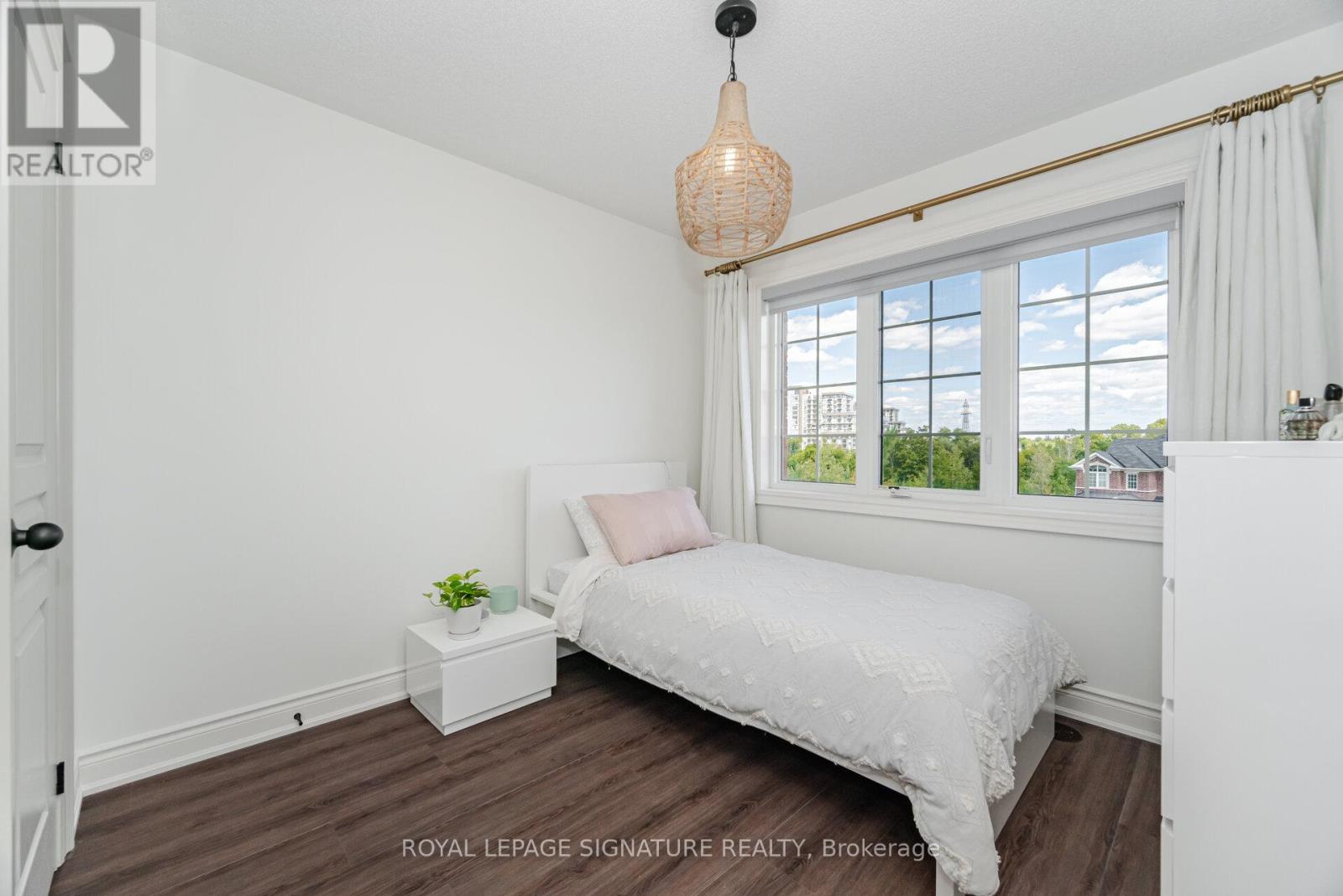 99 Burke Street, Hamilton (Waterdown), Ontario  L8B 0T8 - Photo 24 - X12394076
