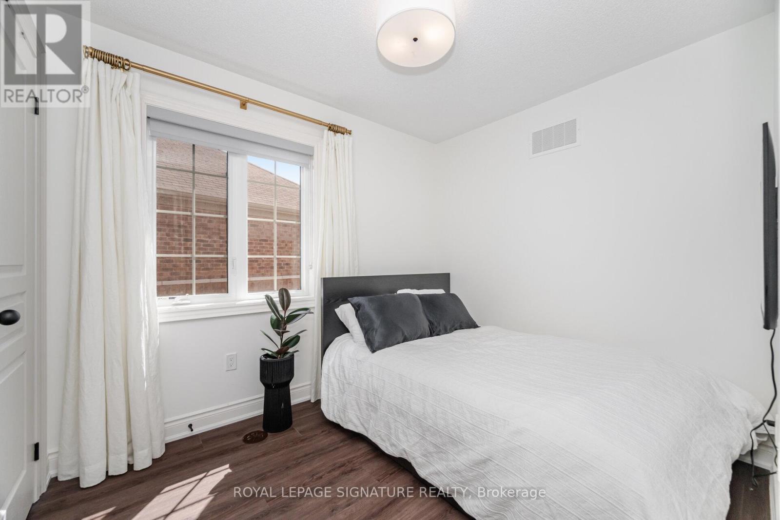 99 Burke Street, Hamilton (Waterdown), Ontario  L8B 0T8 - Photo 26 - X12394076