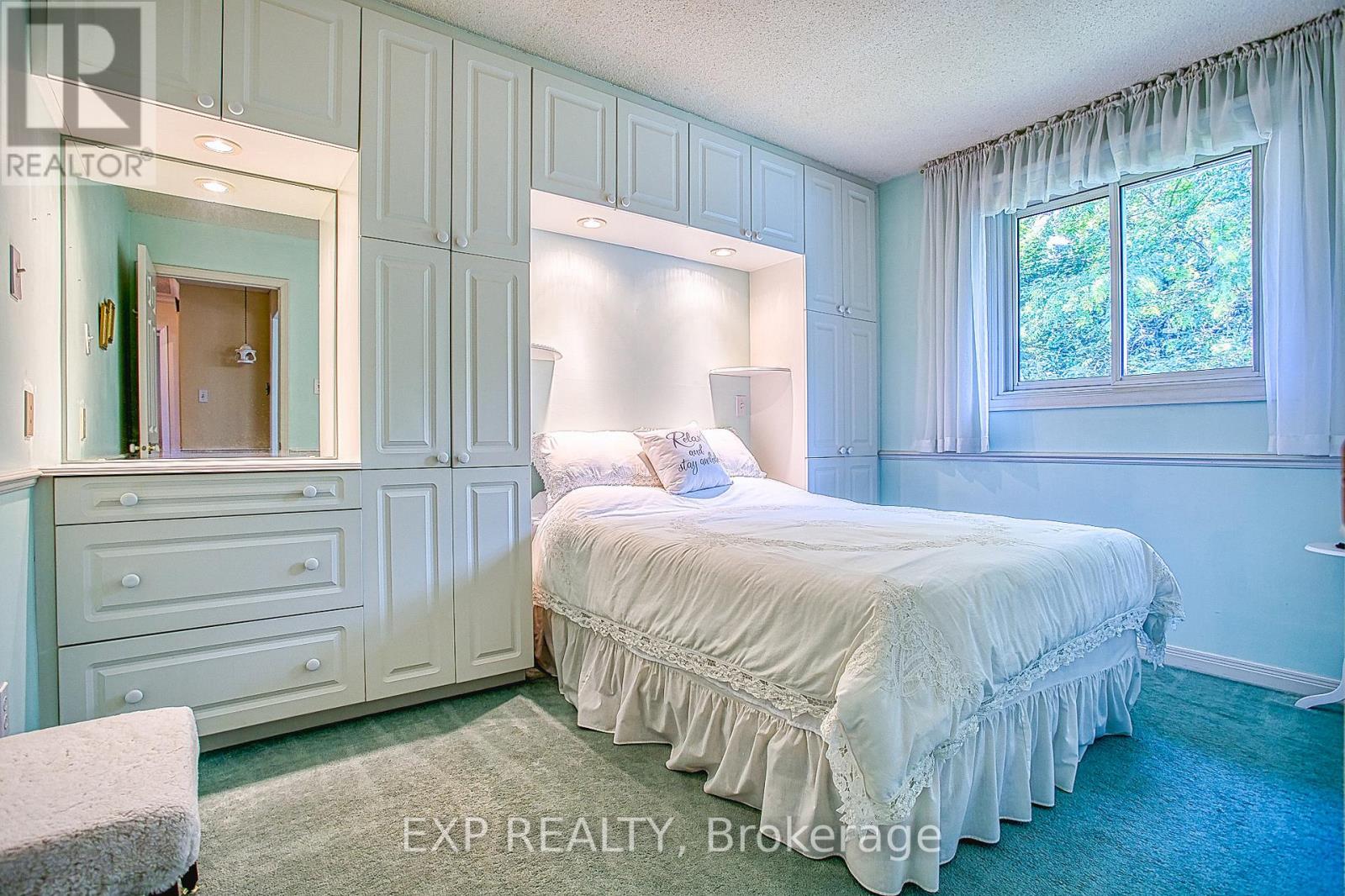 24 Samuel Road, Grimsby, Ontario  L3M 4P6 - Photo 15 - X12394077