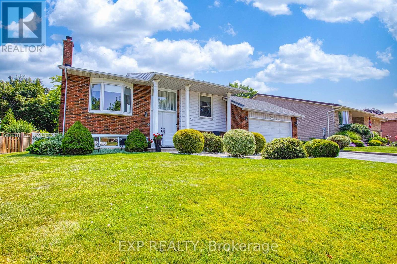 24 Samuel Road, Grimsby, Ontario  L3M 4P6 - Photo 2 - X12394077