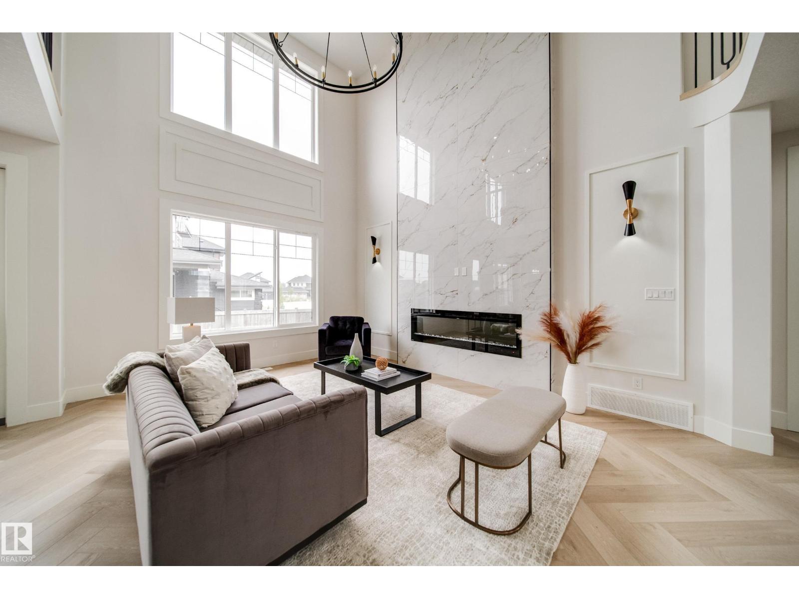 4004 Ginsburg Cr Nw, Edmonton, Alberta  T5T 4V2 - Photo 2 - E4457018