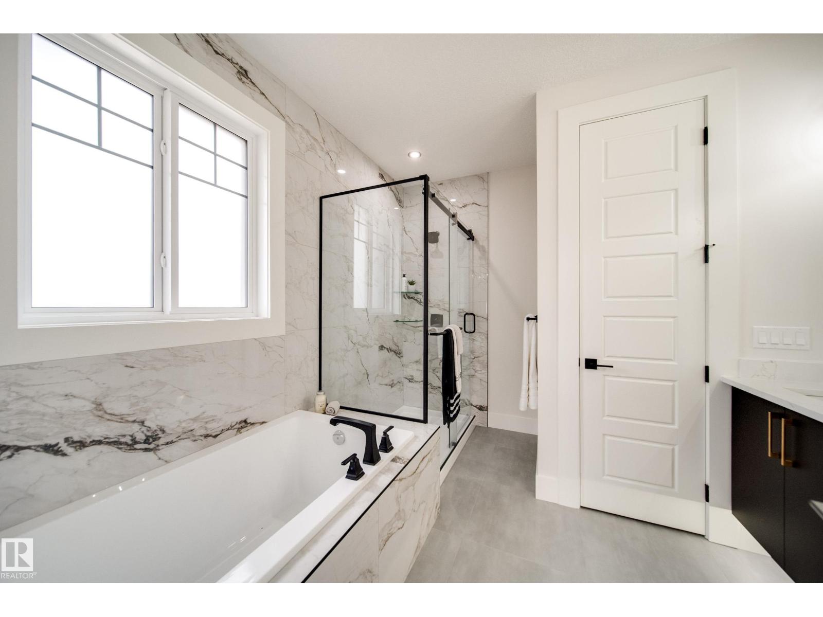4004 Ginsburg Cr Nw, Edmonton, Alberta  T5T 4V2 - Photo 44 - E4457018