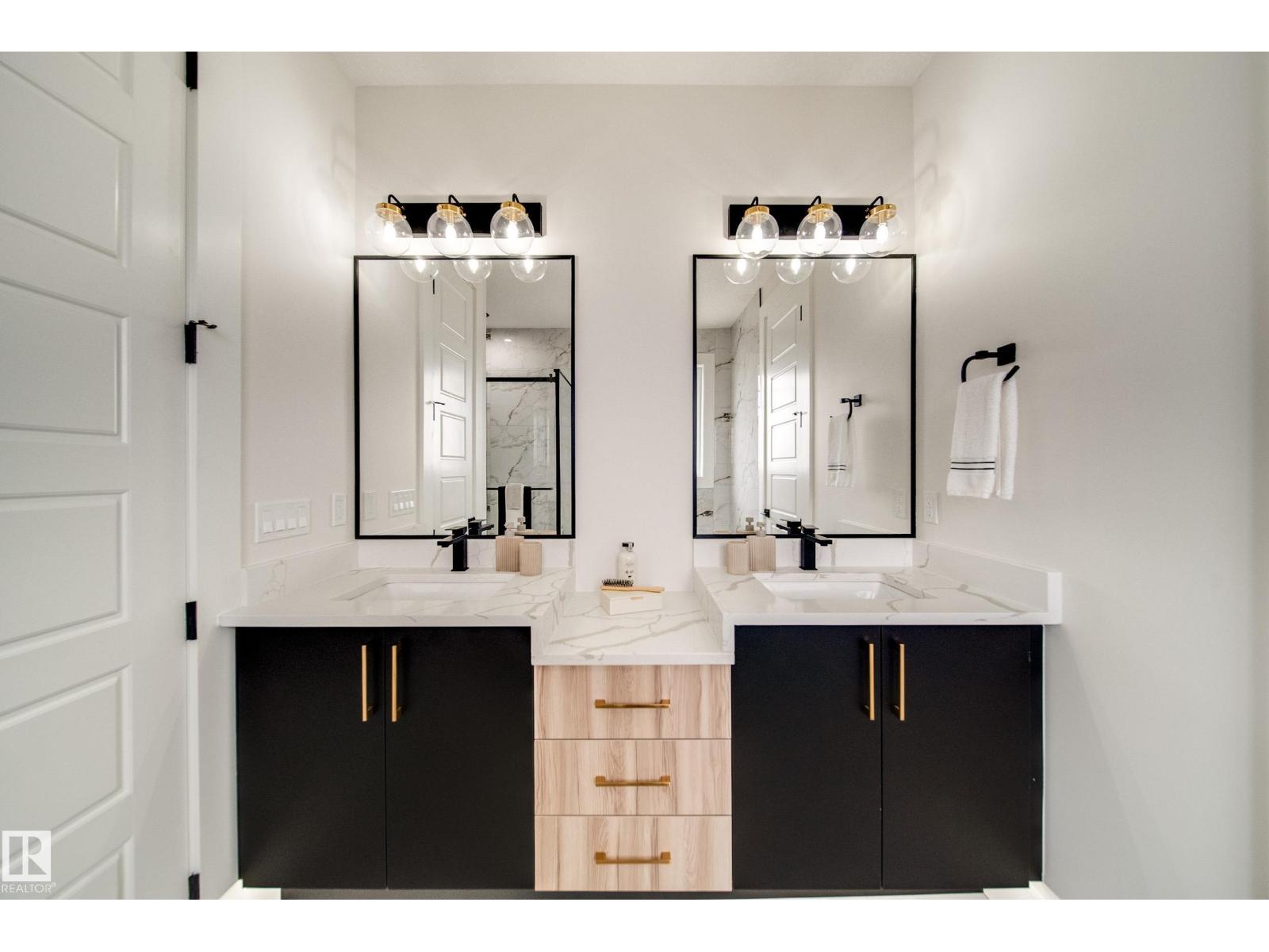 4004 Ginsburg Cr Nw, Edmonton, Alberta  T5T 4V2 - Photo 46 - E4457018
