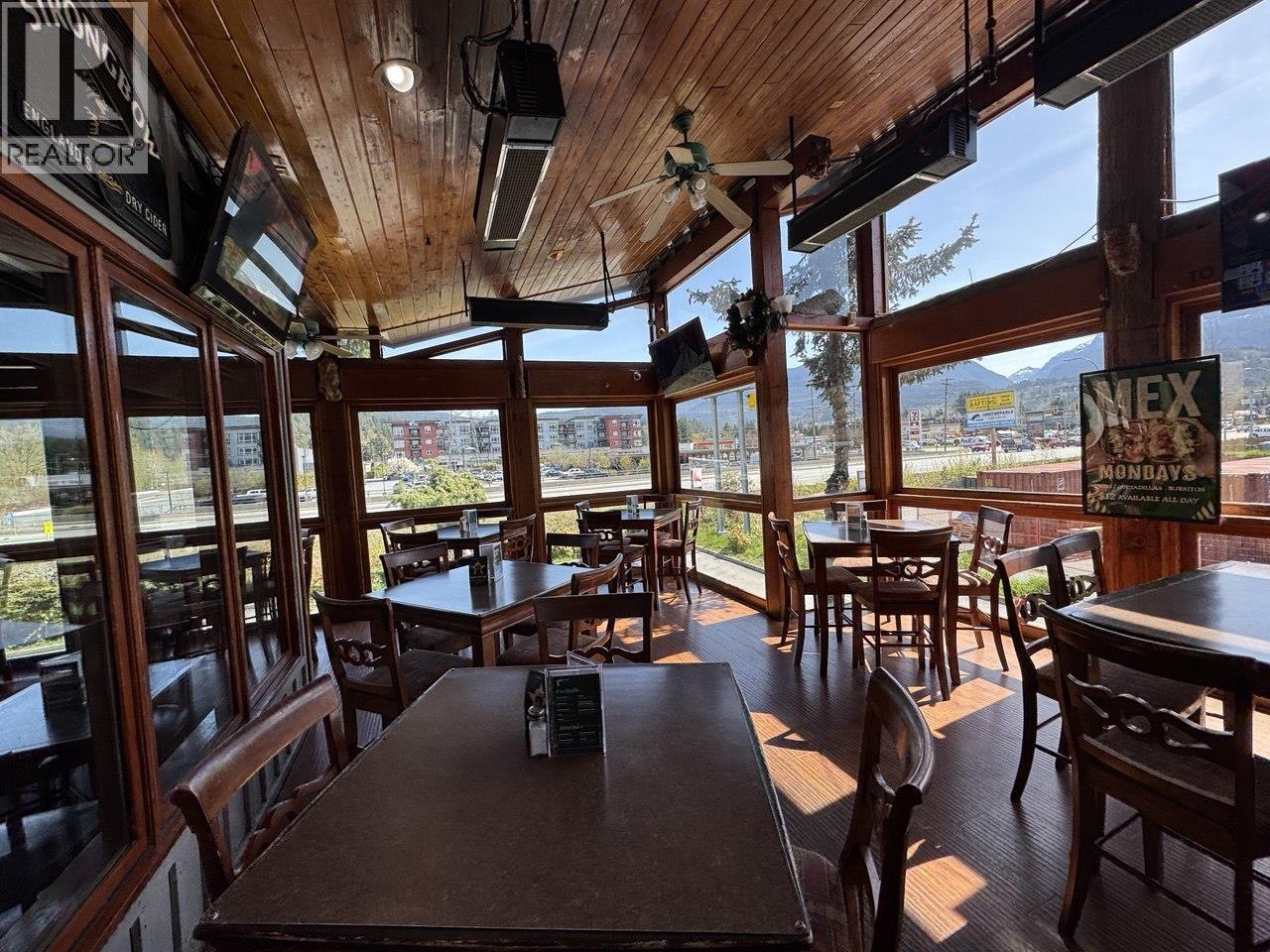 40452 Government Road, Squamish, British Columbia  V0N 1T0 - Photo 2 - C8071943