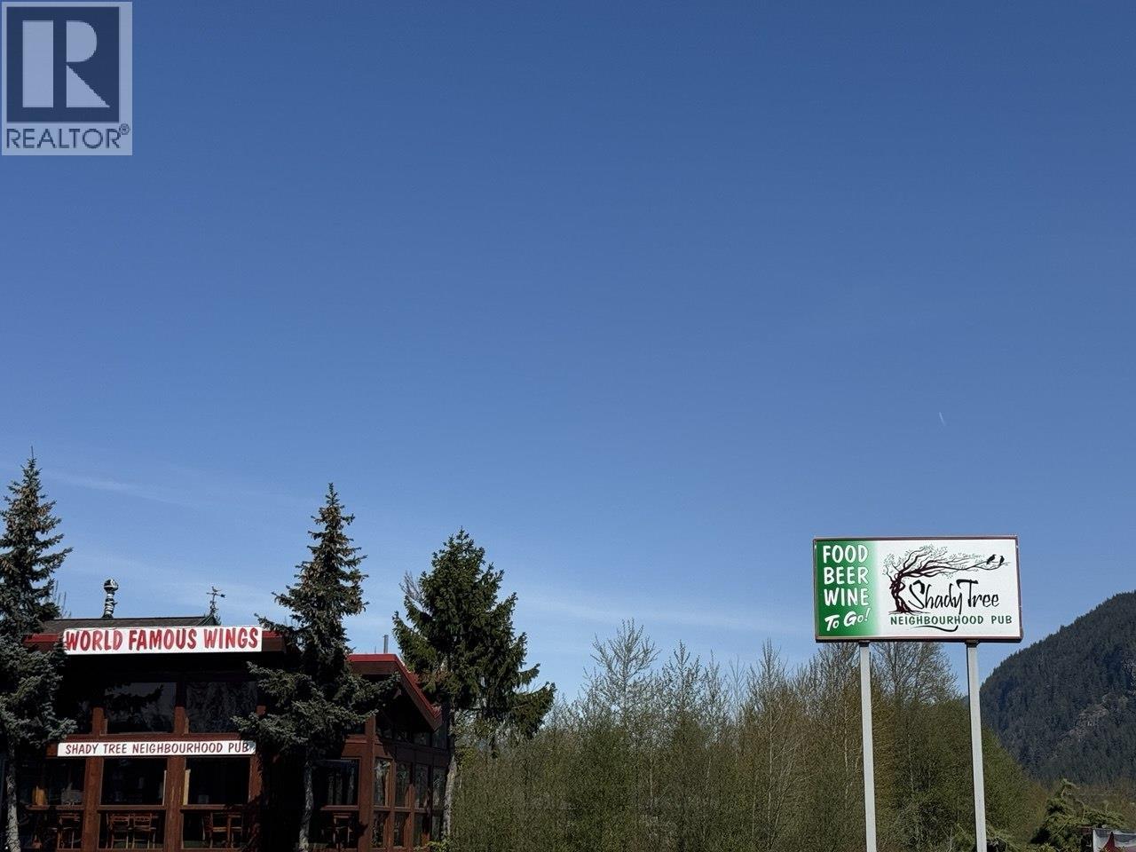 40452 Government Road, Squamish, British Columbia  V0N 1T0 - Photo 9 - C8071943