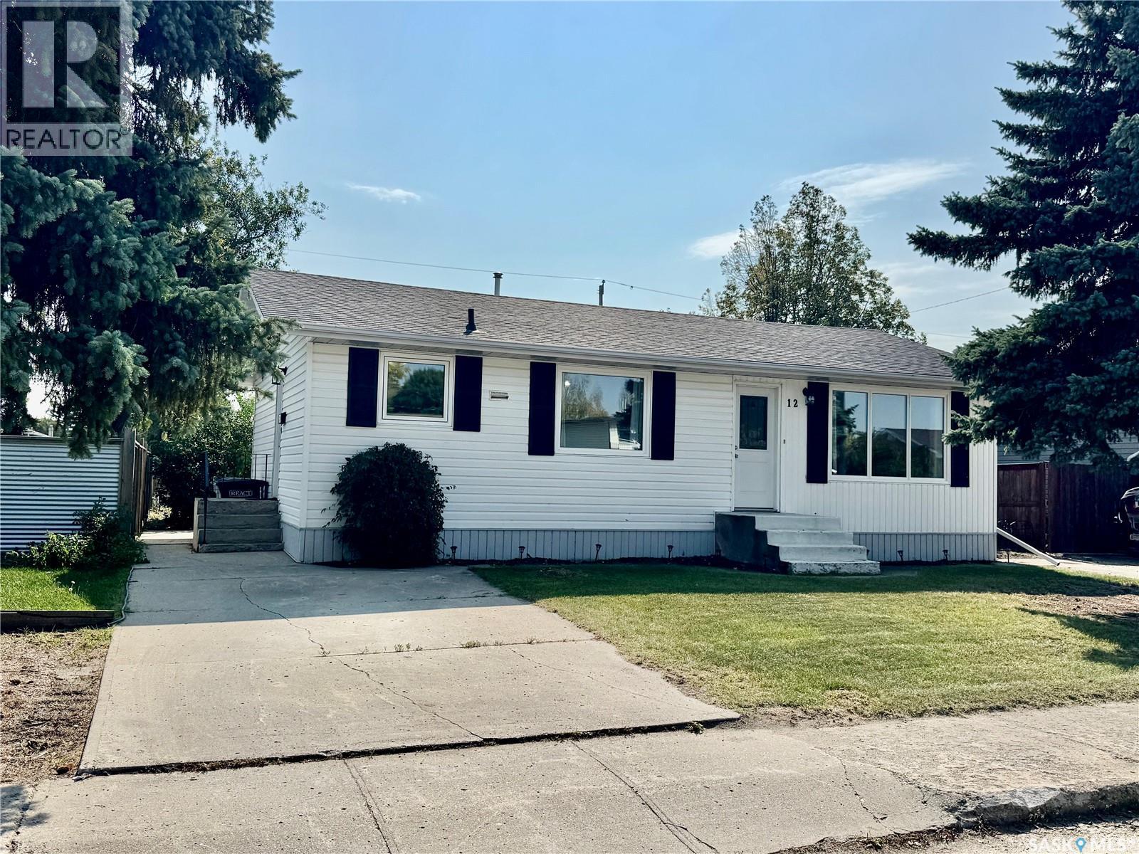 12 King Crescent, Humboldt, Saskatchewan  S0K 2A0 - Photo 1 - SK017885