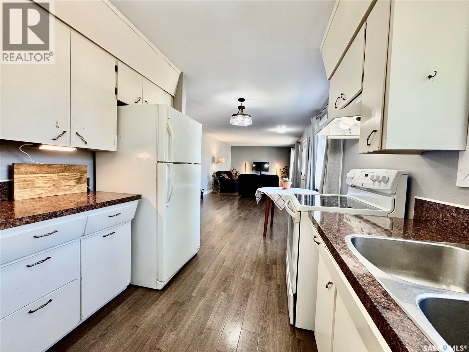 12 King Crescent, Humboldt, Saskatchewan  S0K 2A0 - Photo 4 - SK017885