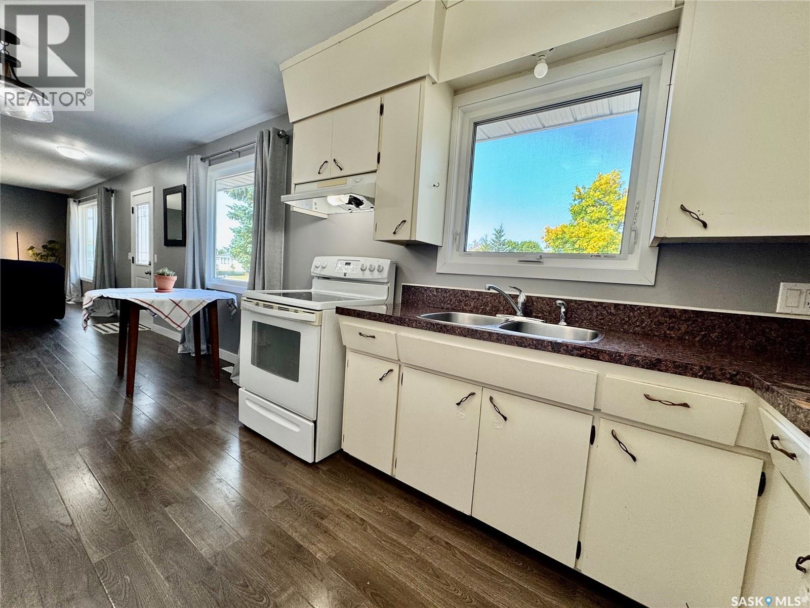 12 King Crescent, Humboldt, Saskatchewan  S0K 2A0 - Photo 5 - SK017885