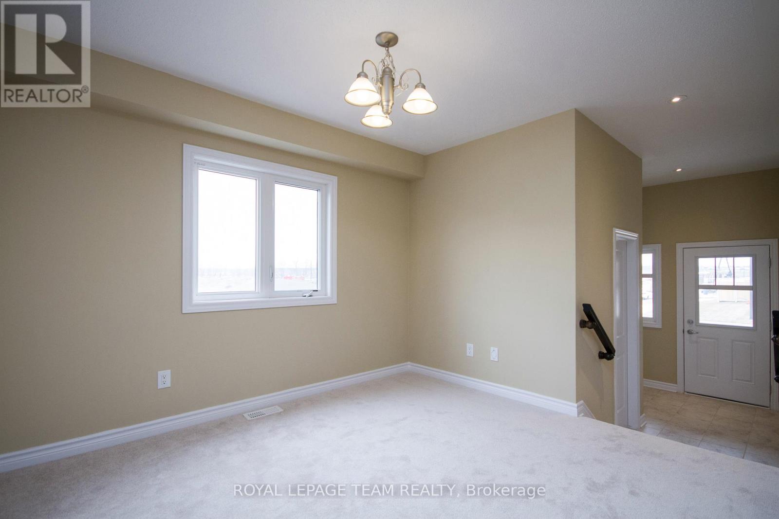 464 Brettonwood Ridge, Ottawa, Ontario  K2T 0K7 - Photo 12 - X12367901
