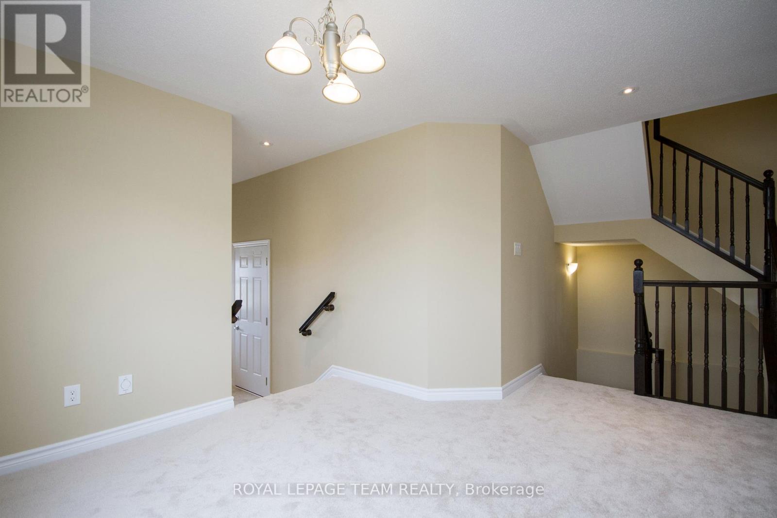 464 Brettonwood Ridge, Ottawa, Ontario  K2T 0K7 - Photo 13 - X12367901