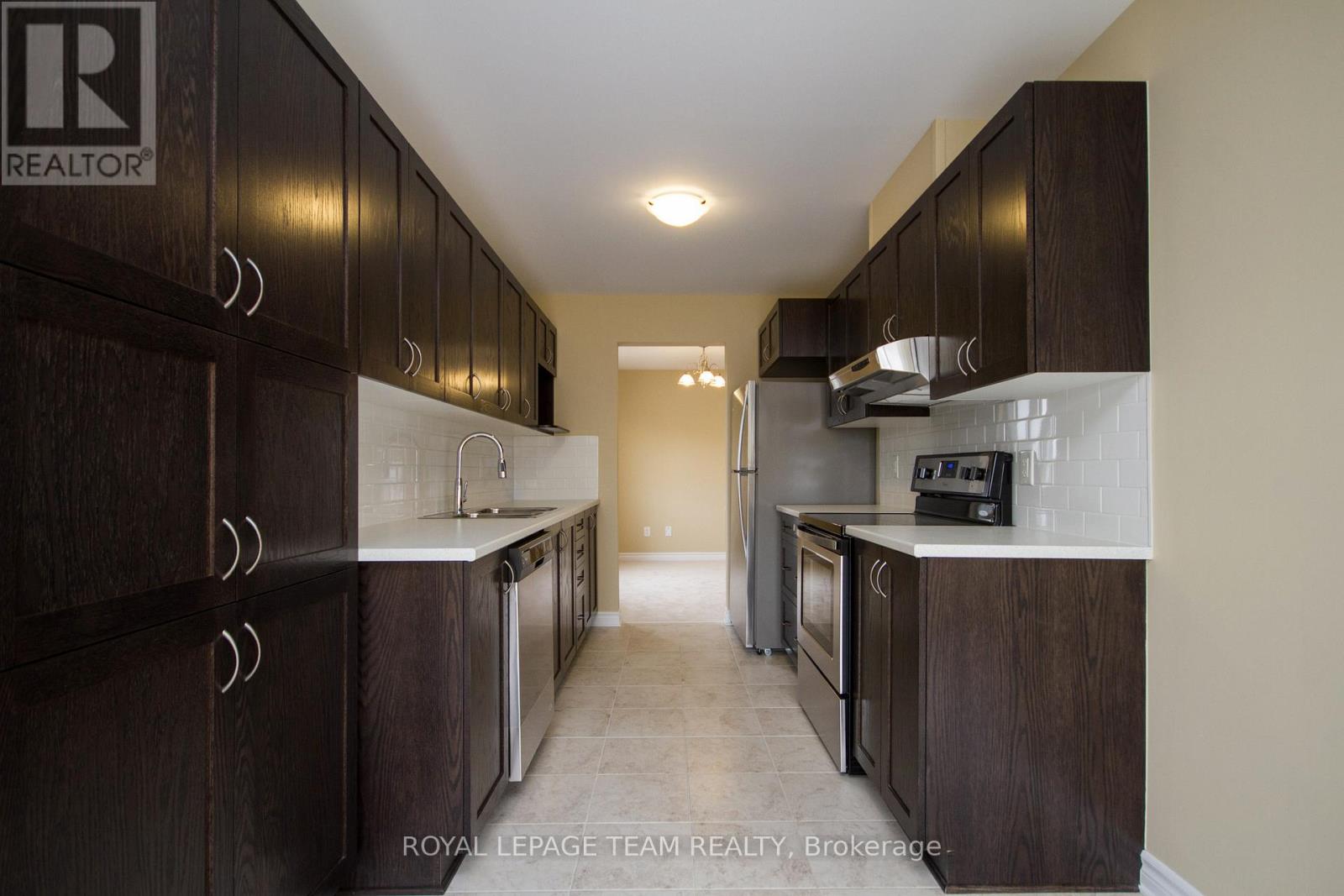 464 Brettonwood Ridge, Ottawa, Ontario  K2T 0K7 - Photo 16 - X12367901
