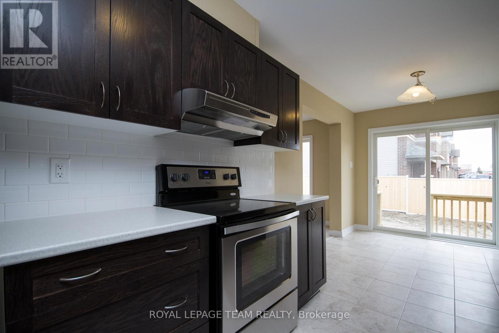 464 Brettonwood Ridge, Ottawa, Ontario  K2T 0K7 - Photo 18 - X12367901